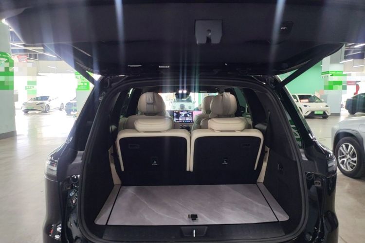 Used Deepal S09 2025 Four-Wheel Drive Ultra+ Custom Edition Trunk