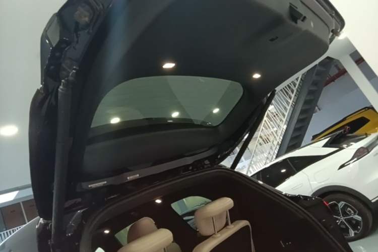 Used Deepal S09 2025 Four-Wheel Drive Ultra+ Custom Edition Trunk