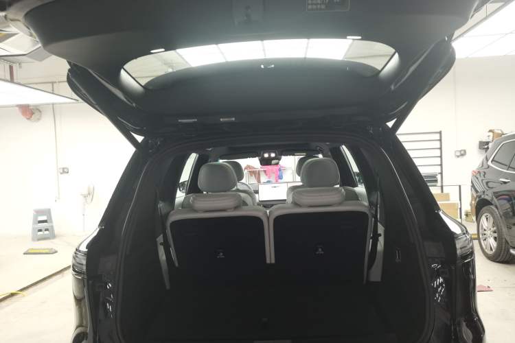 Used Deepal S09 2025 Rear-Drive Ultra Trunk