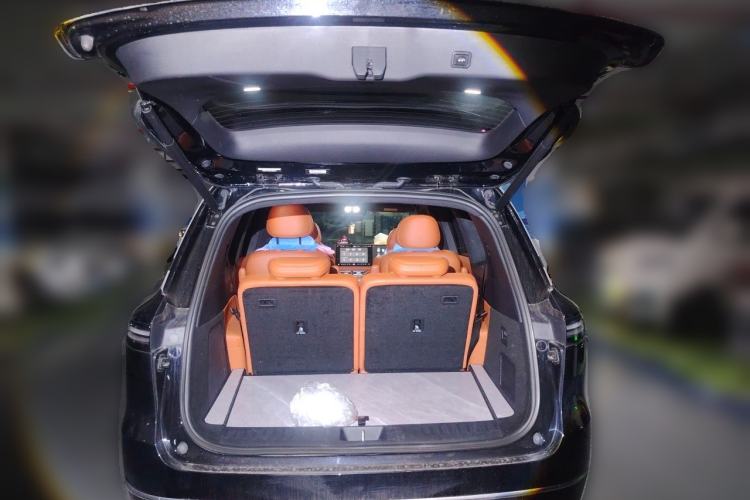 Used Deepal S09 2025 Four-Wheel Drive Ultra+ Custom Edition Trunk