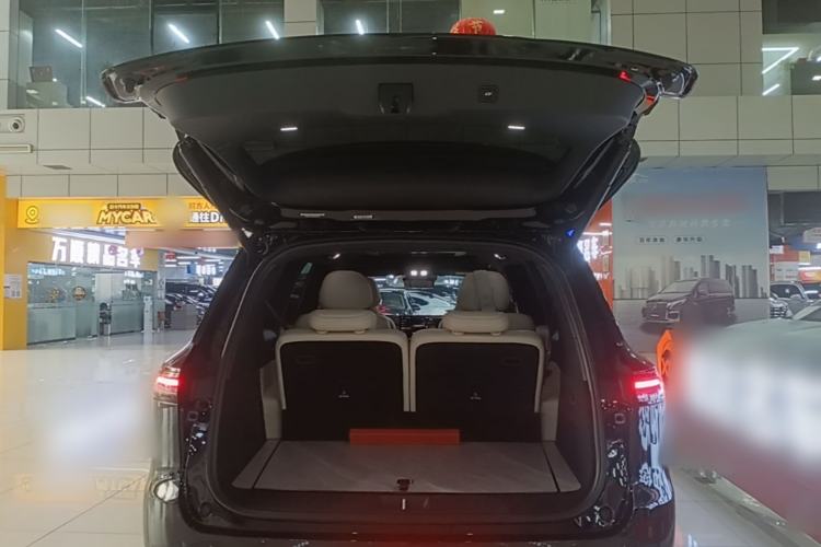 Used Deepal S09 2025 Four-Wheel Drive Ultra+ Custom Edition Trunk