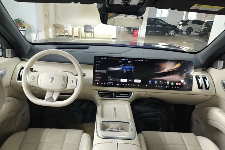 Used Deepal S09 2025 Rear-Drive Ultra+ Center Console