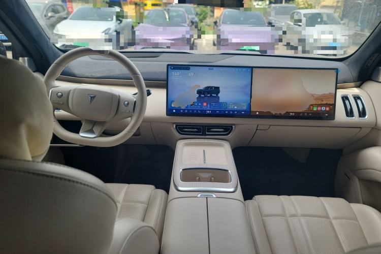 Used Deepal S09 2025 Four-Wheel Drive Ultra+ Custom Edition Center Console