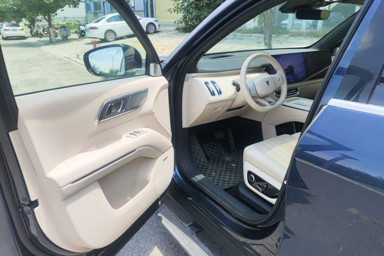 Used Deepal S09 2025 Four-Wheel Drive Ultra+ Custom Edition Driver Seat
