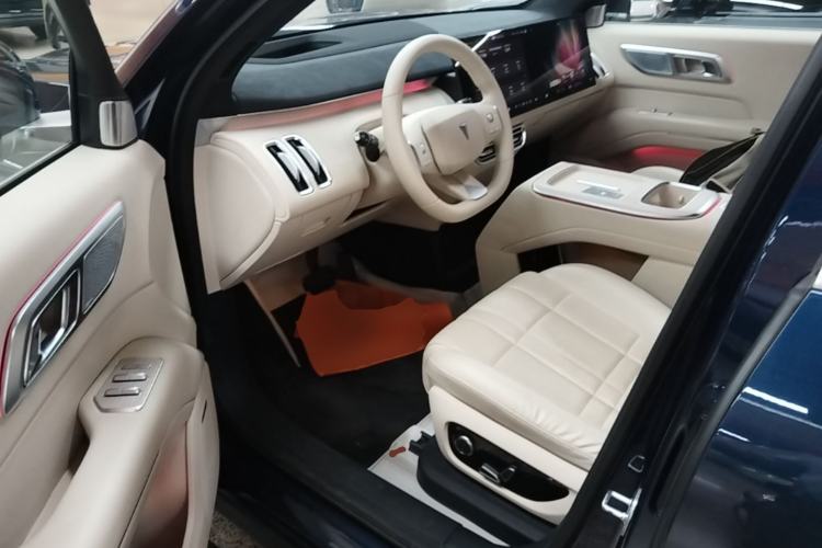 Used Deepal S09 2025 Four-Wheel Drive Ultra+ Custom Edition Driver Seat