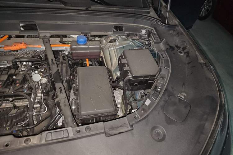 Used Deepal S09 2025 Rear-Drive Ultra+ Engine Bay Left