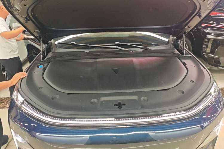 Used Deepal S09 2025 Four-Wheel Drive Ultra+ Custom Edition Engine Bay