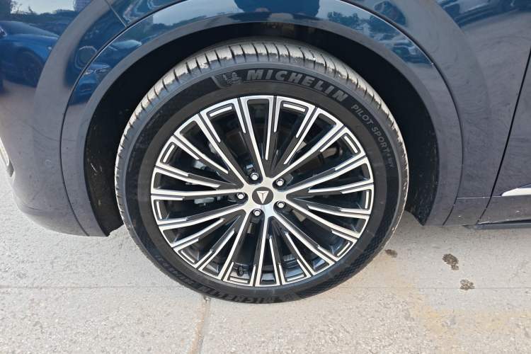 Used Deepal S09 2025 Four-Wheel Drive Ultra+ Custom Edition Exterior 1