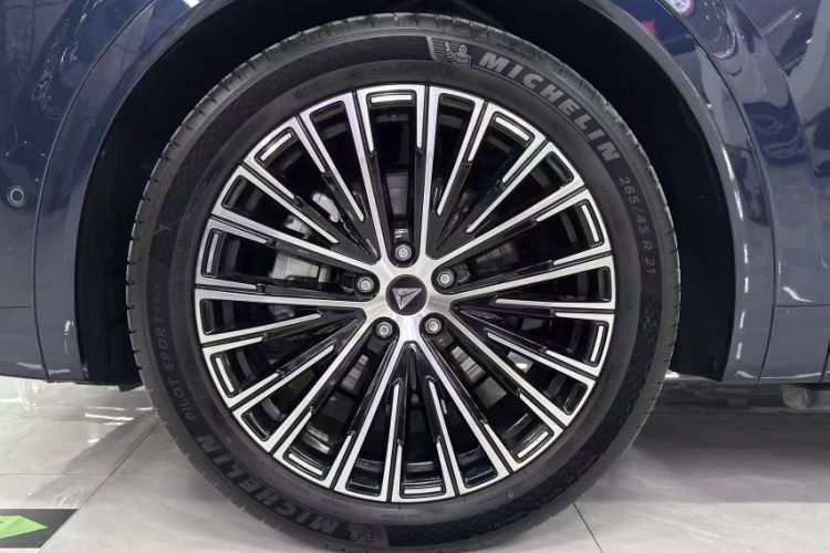 Used Deepal S09 2025 Four-Wheel Drive Ultra+ Custom Edition Exterior 2