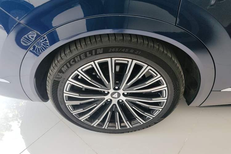 Used Deepal S09 2025 Four-Wheel Drive Ultra+ Custom Edition Exterior 5