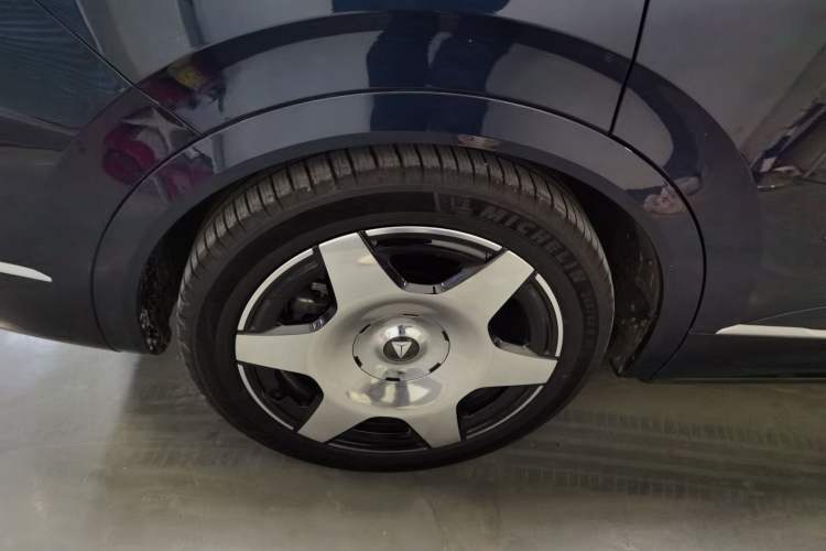 Used Deepal S09 2025 Four-Wheel Drive Ultra+ Custom Edition Exterior 5