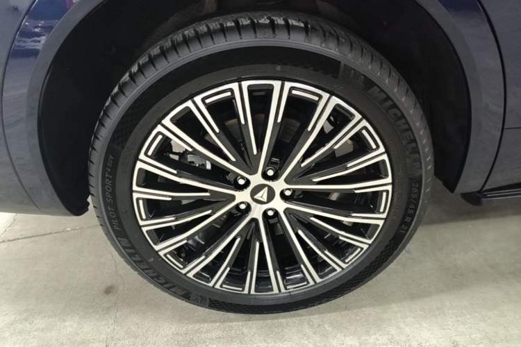 Used Deepal S09 2025 Rear-Drive Ultra+ Exterior 5