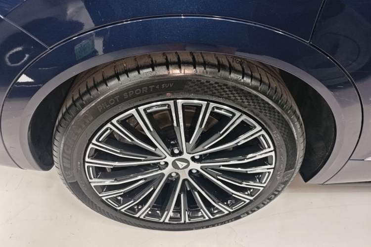 Used Deepal S09 2025 Rear-Drive Ultra+ Exterior 5
