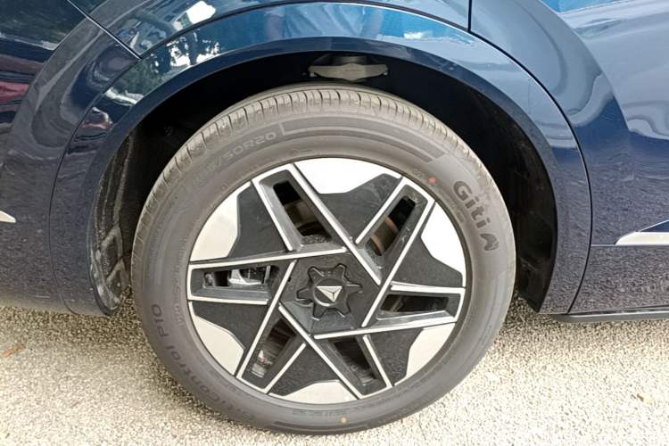 Used Deepal S09 2025 Model Rear-Wheel Drive Ultra+ Long-Range Version Exterior 5