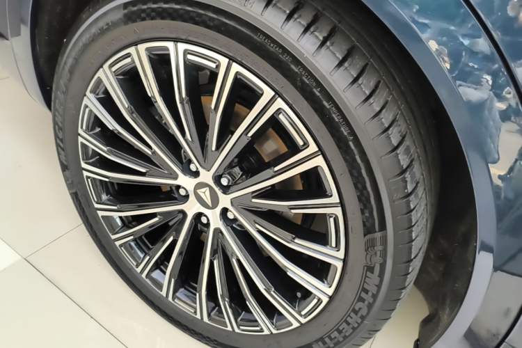 Used Deepal S09 2025 Rear-Drive Ultra+ Exterior 5