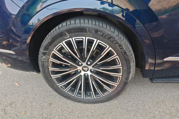Used Deepal S09 2025 Four-Wheel Drive Ultra+ Custom Edition Exterior 5