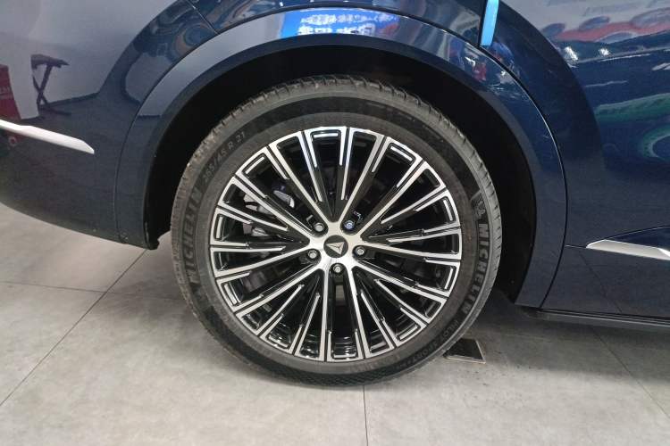 Used Deepal S09 2025 Four-Wheel Drive Ultra+ Custom Edition Exterior 5