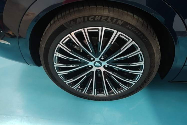 Used Deepal S09 2025 Rear-Drive Ultra+ Exterior 5