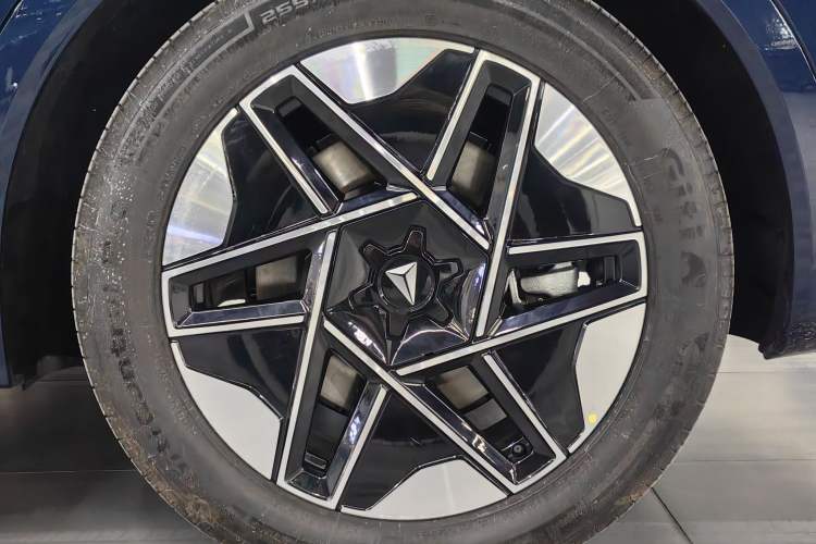 Used Deepal S09 2025 Rear-Drive Ultra Exterior 5