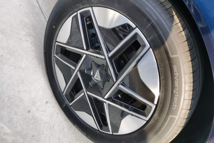 Used Deepal S09 2025 Rear-Drive Ultra+ Exterior 8