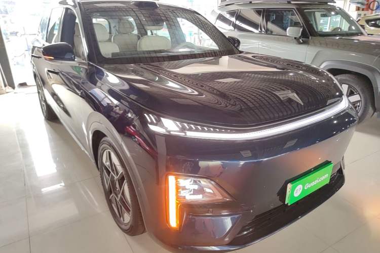 Used Deepal S09 2025 Model Rear-Wheel Drive Ultra+ Long-Range Version Front Right 45 Deg