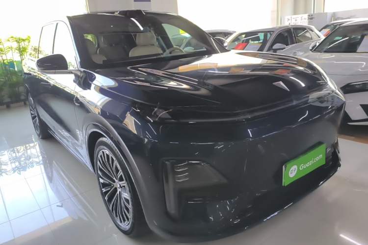 Used Deepal S09 2025 Four-Wheel Drive Ultra+ Custom Edition Front Right 45 Deg