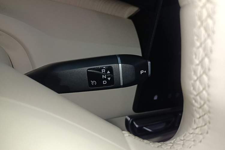 Used Deepal S09 2025 Four-Wheel Drive Ultra+ Custom Edition Gear Lever
