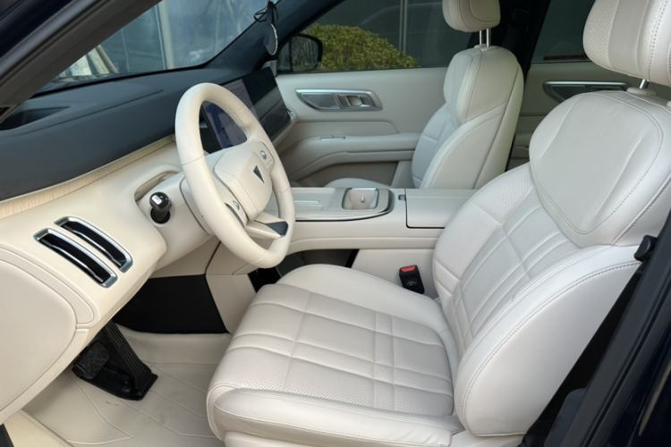Used Deepal S09 2025 Four-Wheel Drive Ultra+ Custom Edition Interior 1
