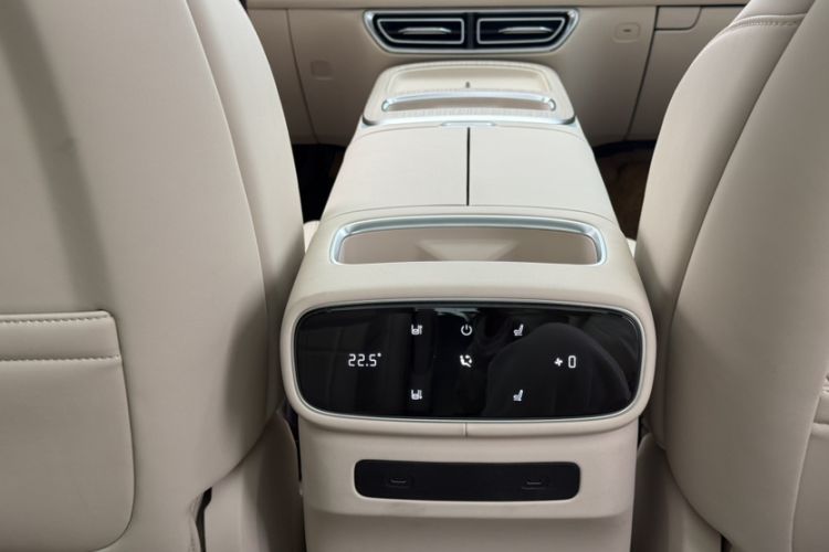 Used Deepal S09 2025 Four-Wheel Drive Ultra+ Custom Edition Interior 11