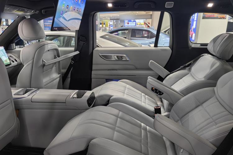 Used Deepal S09 2025 Rear-Drive Ultra Interior 12