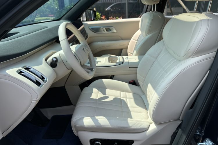 Used Deepal S09 2025 Four-Wheel Drive Ultra+ Custom Edition Interior 2