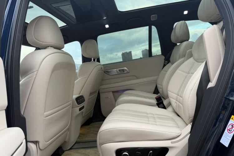 Used Deepal S09 2025 Four-Wheel Drive Ultra+ Custom Edition Interior 4