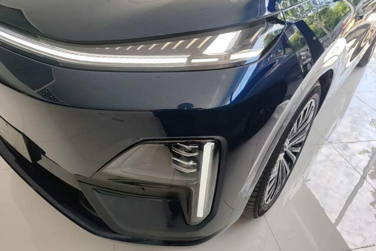 Used Deepal S09 2025 Four-Wheel Drive Ultra+ Custom Edition Left Front Headlight