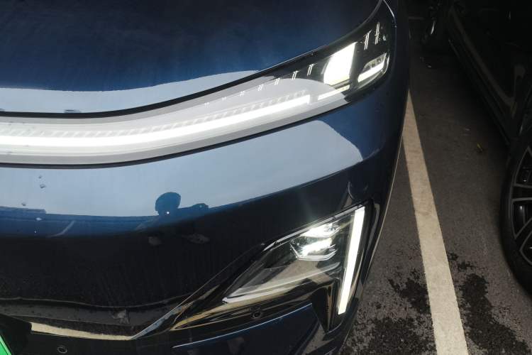 Used Deepal S09 2025 Four-Wheel Drive Ultra+ Custom Edition Left Front Headlight