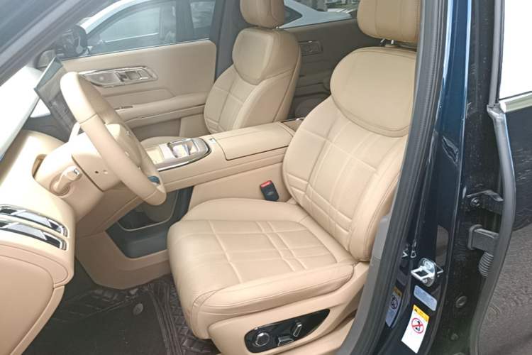 Used Deepal S09 2025 Model Rear-Wheel Drive Ultra+ Long-Range Version Left Front Seat