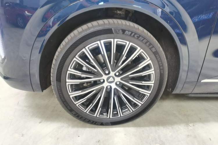 Used Deepal S09 2025 Four-Wheel Drive Ultra+ Custom Edition Left Front Wheel Hub