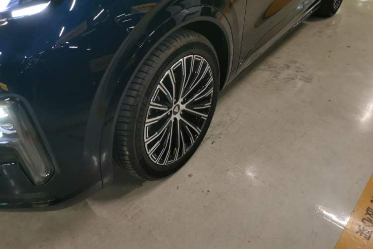 Used Deepal S09 2025 Rear-Drive Ultra+ Left Front Wheel Hub