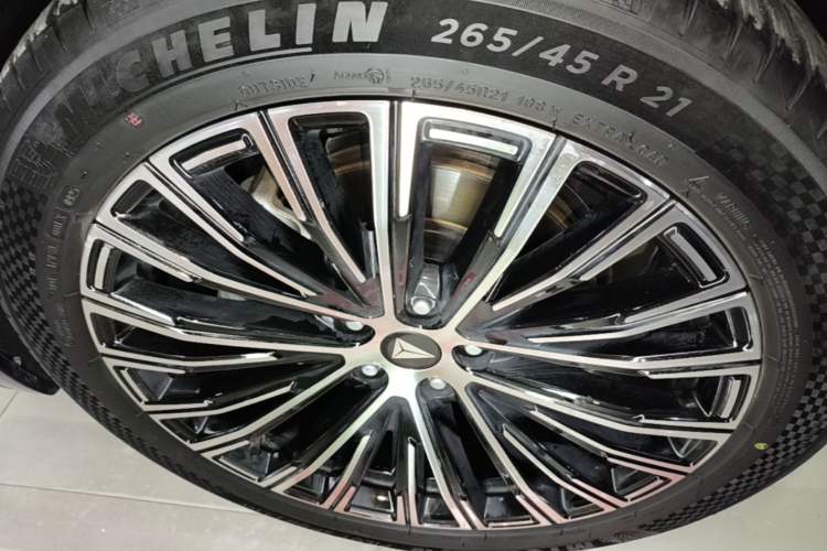 Used Deepal S09 2025 Four-Wheel Drive Ultra+ Custom Edition Left Front Wheel Hub