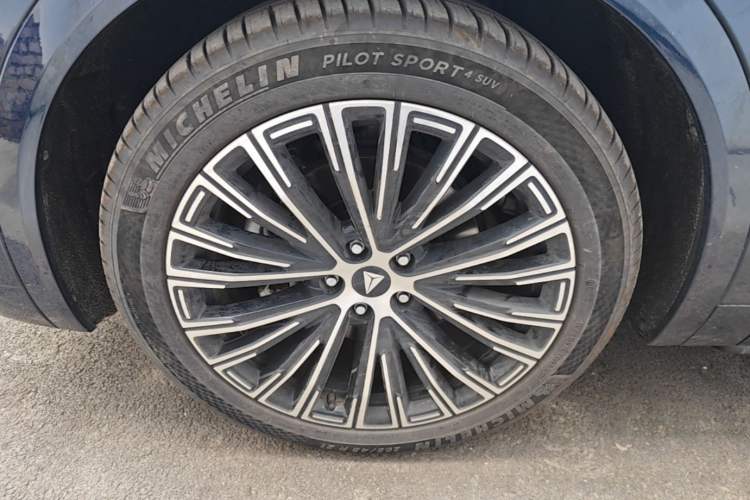 Used Deepal S09 2025 Four-Wheel Drive Ultra+ Custom Edition Left Front Wheel Hub