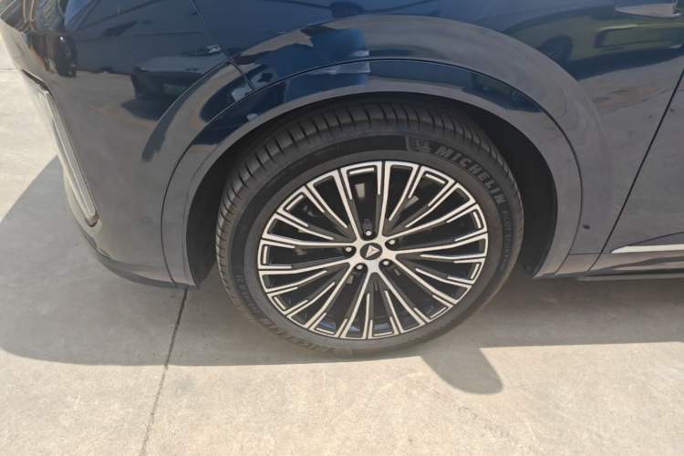 Used Deepal S09 2025 Four-Wheel Drive Ultra+ Custom Edition Left Front Wheel Hub