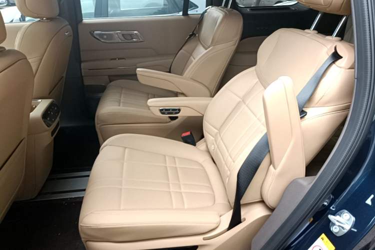 Used Deepal S09 2025 Model Rear-Wheel Drive Ultra+ Long-Range Version Left Rear Seat