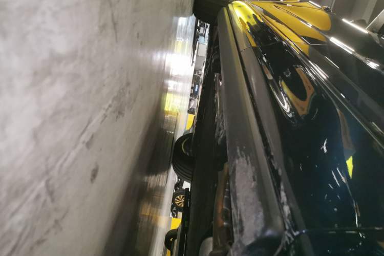 Used Deepal S09 2025 Rear-Drive Ultra+ Left Side Sill