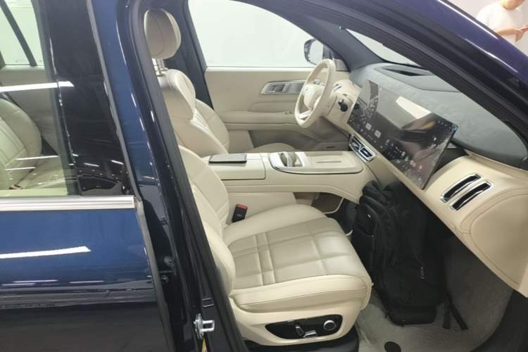 Used Deepal S09 2025 Rear-Drive Ultra+ Right Front Seat