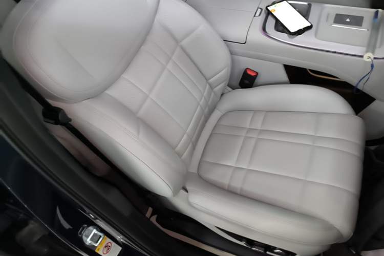 Used Deepal S09 2025 Rear-Drive Ultra+ Right Front Seat