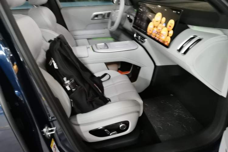 Used Deepal S09 2025 Rear-Drive Ultra+ Right Front Seat