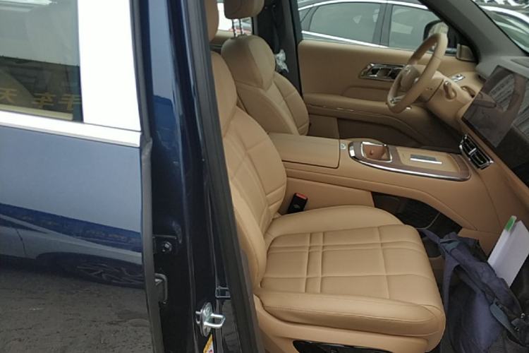 Used Deepal S09 2025 Model Rear-Wheel Drive Ultra+ Long-Range Version Right Front Seat