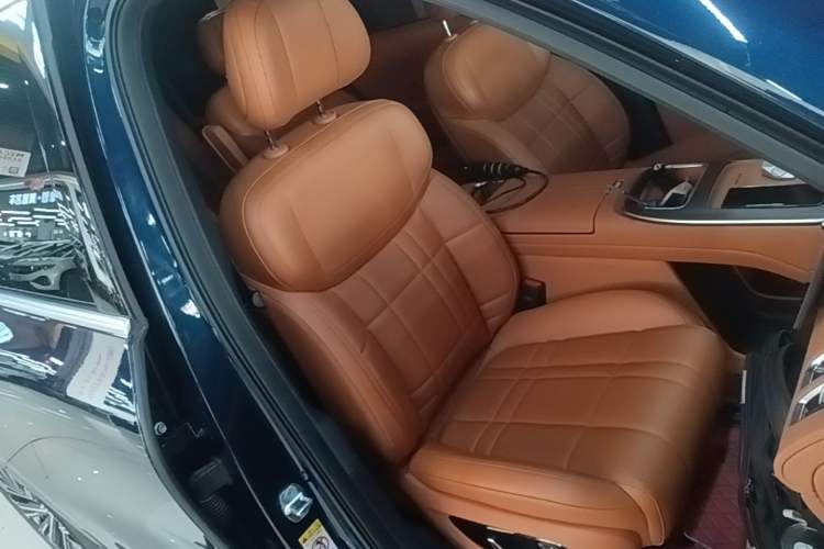 Used Deepal S09 2025 Rear-Drive Ultra+ Right Front Seat