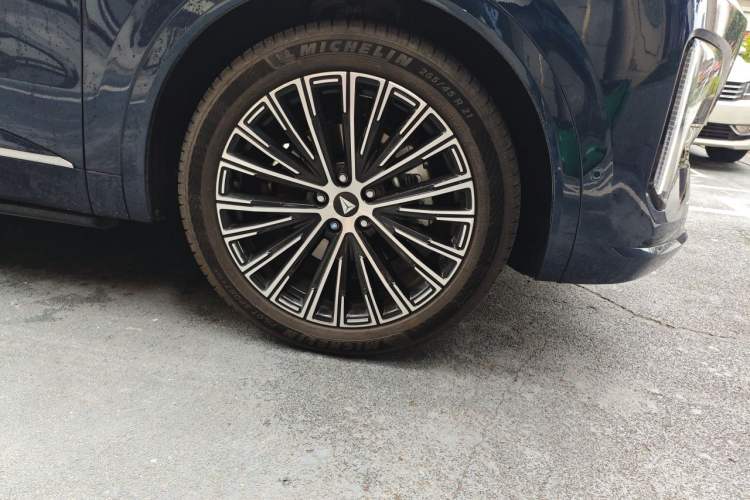 Used Deepal S09 2025 Four-Wheel Drive Ultra+ Custom Edition Right Front Wheel Hub