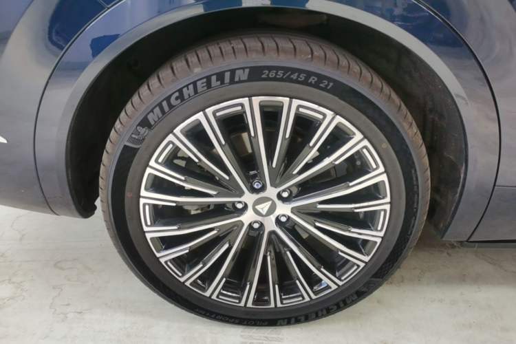 Used Deepal S09 2025 Four-Wheel Drive Ultra+ Custom Edition Right Rear Wheel Hub