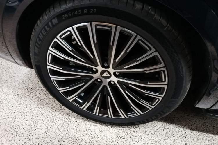 Used Deepal S09 2025 Four-Wheel Drive Ultra+ Custom Edition Right Rear Wheel Hub
